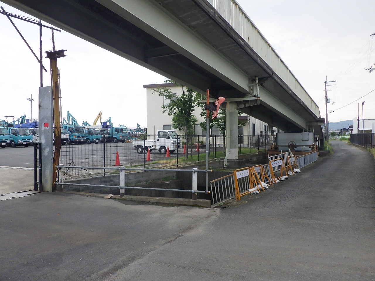 大和北道路下三橋西地区跨道橋下部他工事